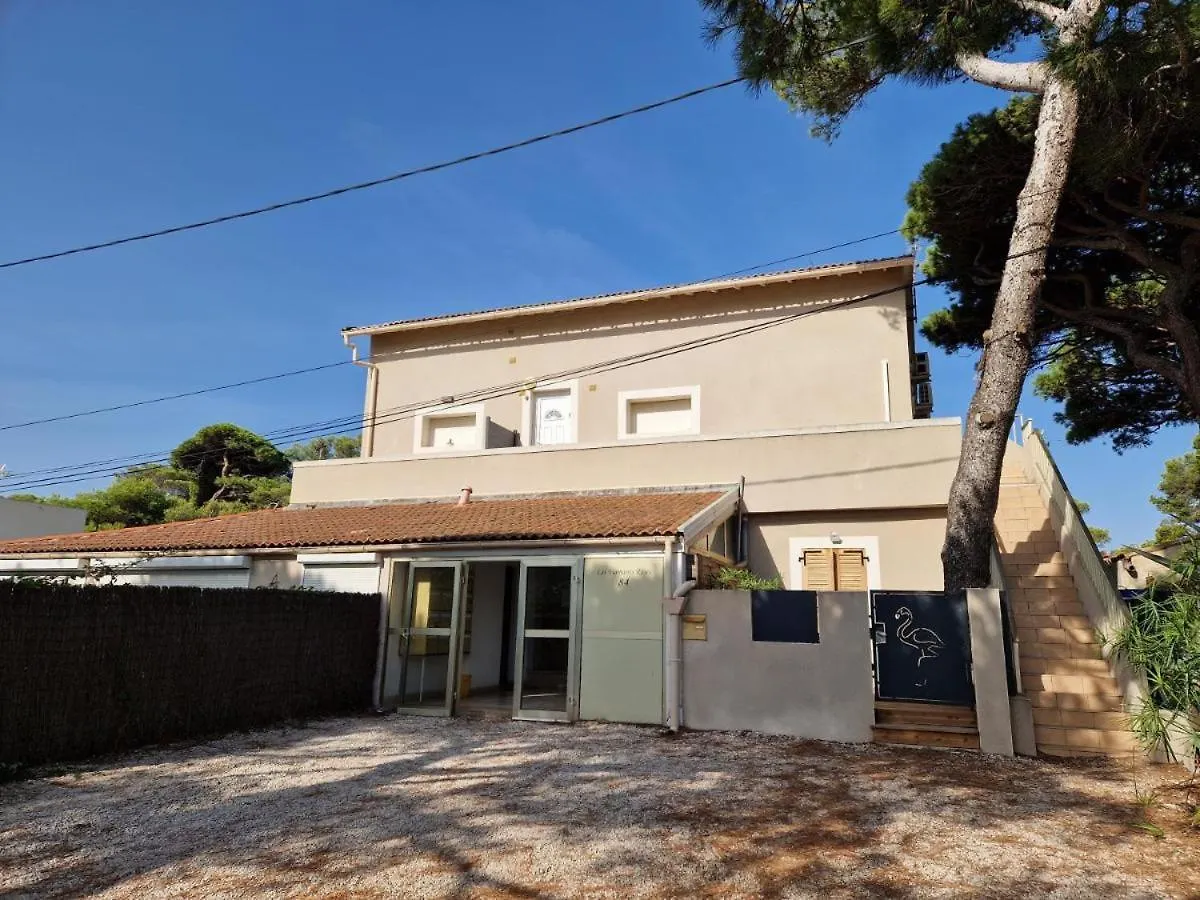Les Flamants Roses La Capte T2 4 Personnes 200M De La Plage Hyeres Apartment